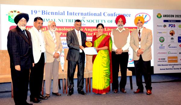 Dr. Inderjeet Singh, VC GADVASU, Dr. Parkash Singh Brar and other dignitaries  honoring awardee